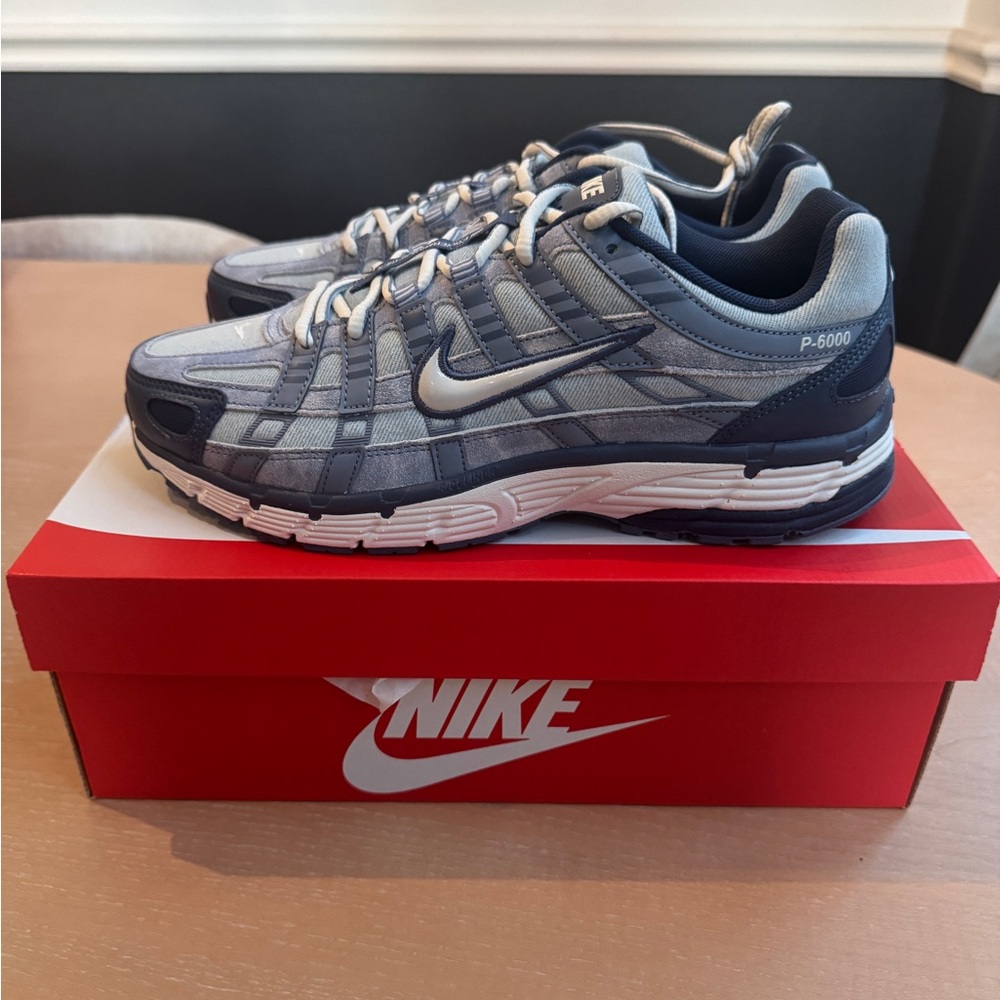 Nike P-6000 SE Trainers in Red and Blue